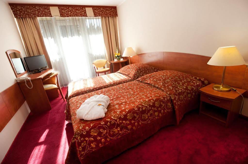 Jantar Medical Spa Dziwnówek Buitenkant foto